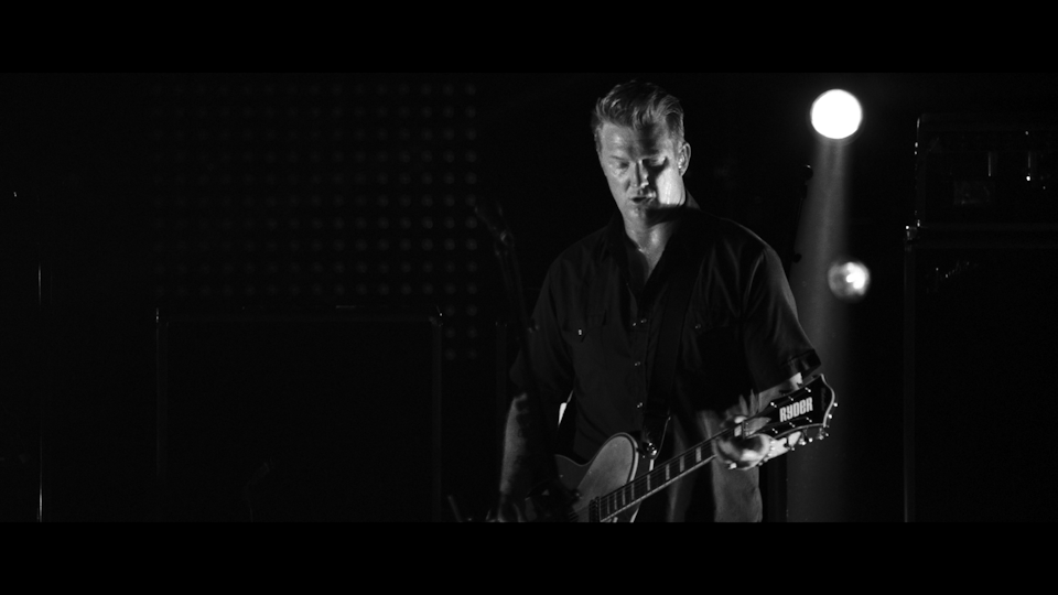QUEENS OF THE STONE AGE // LIVE