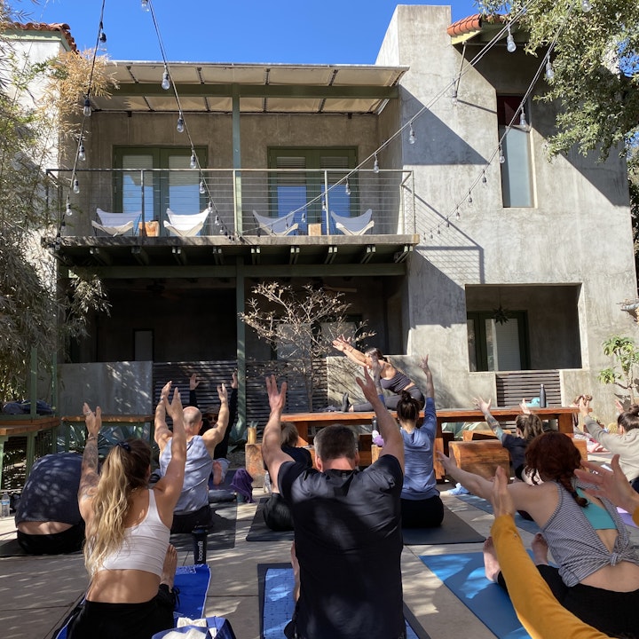 audishores - 1.8 | Yoga w YogaBlazed at Hotel San Jośe