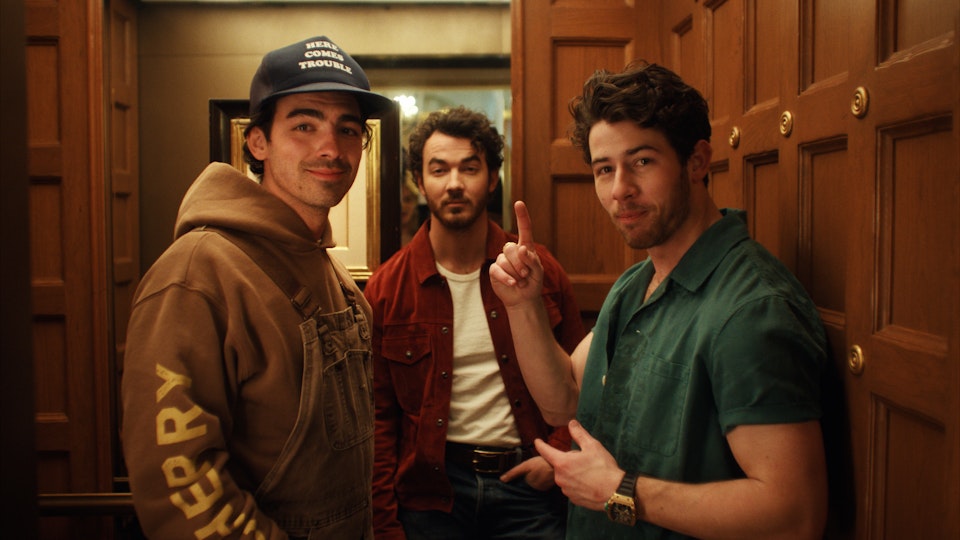 Jonas Brothers "WINGS"