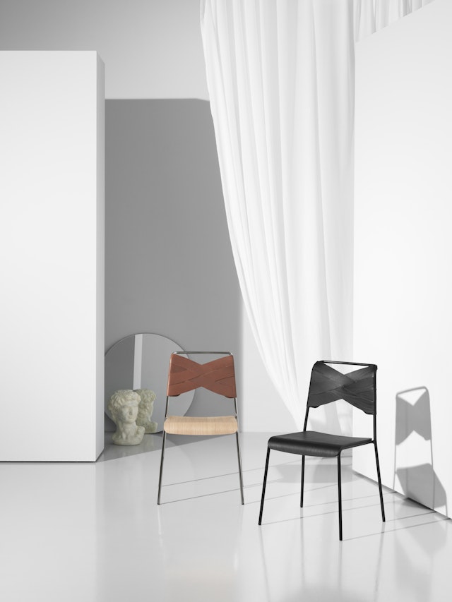 TorsoChair_black-oak-environment