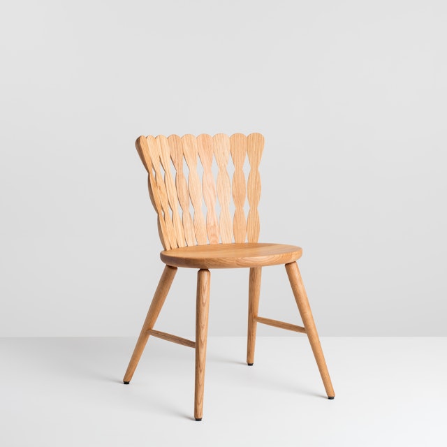 Mylhta_Spira_chair_design_LisaHilland_photo_LeoBulow_1
