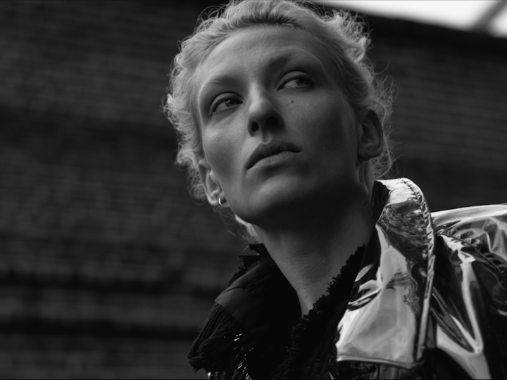 Vogue Italia - Maggie Maurer (Commercial)