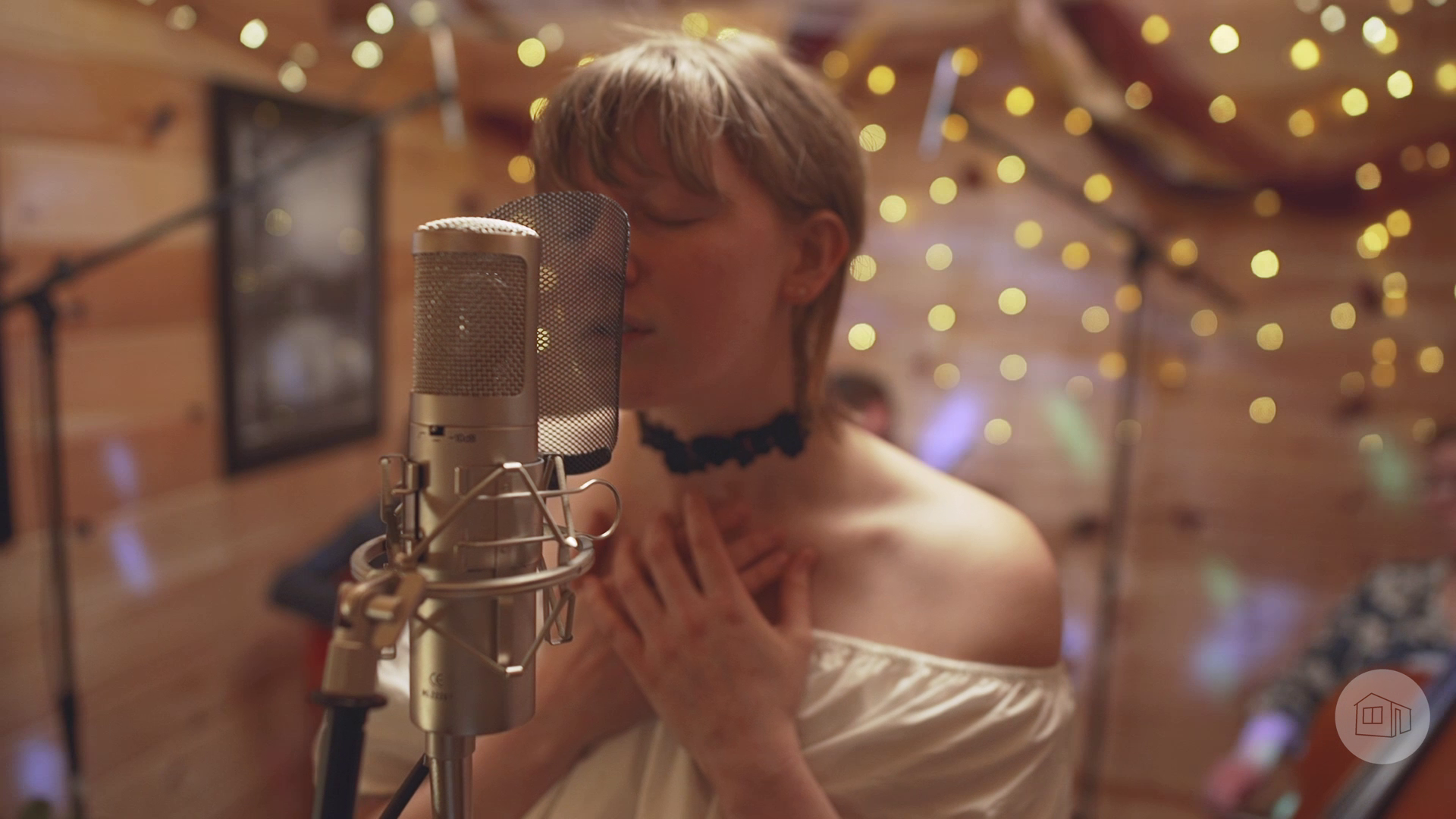 "It's Over" - JENNI & THE HUMMINGBIRD WITH THE ATLANTIC STRING MACHINE