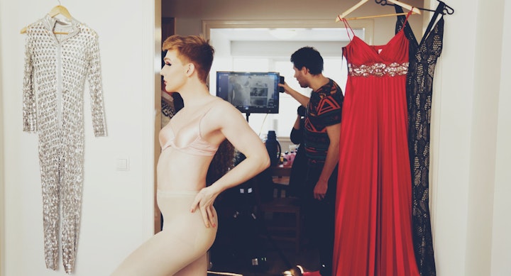 On set / Gló
