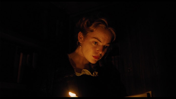 "The Favourite" Additional Photography - Feature (Fox Searchlight) - d5b4bd78e5d88718 copy