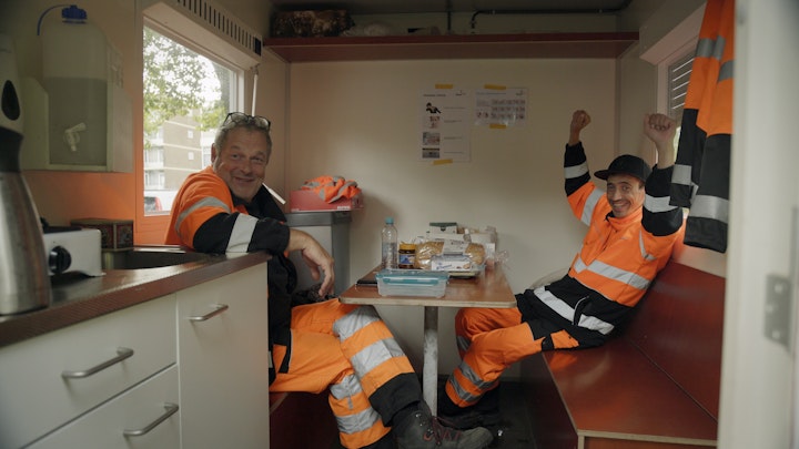 The Green Code, about the impasse of wanting to move forward, but not being able to.                                                    special selection NFF, Nederlandse filmdagen 2022 -