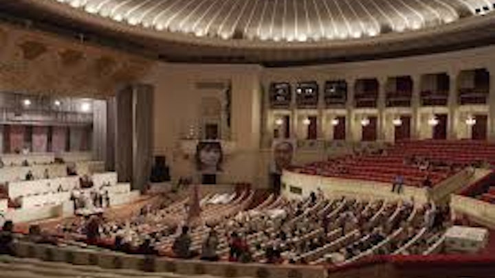 Co-directing works of Aernout Mik -