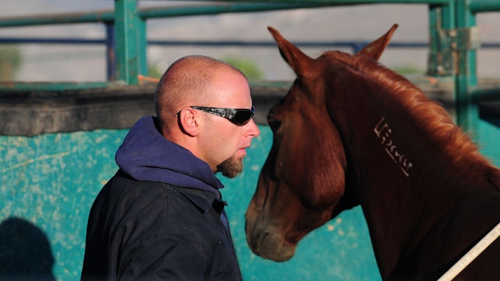Among Horses and Men, documentary 70 min - Chris at the first day if the wild horses training