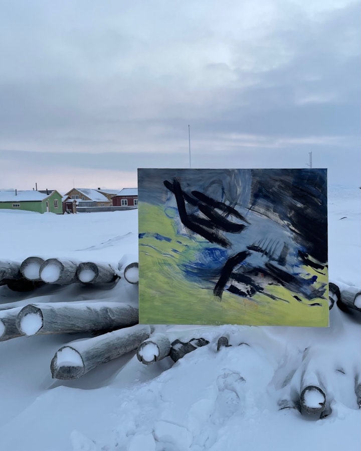stolper - Fire uker på svalbard i februar/mars 2022. Mange turer på ski i det blåe lyset. Ro. God male-prosess.
