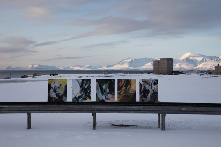 Linda3 - Dette foto har Linda Bakken tatt.
Bilder på en gammel vannledning med Kongsfjorden og renseverket i bakgrunn.