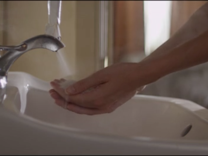 Rigged bathroom sink to pour sand