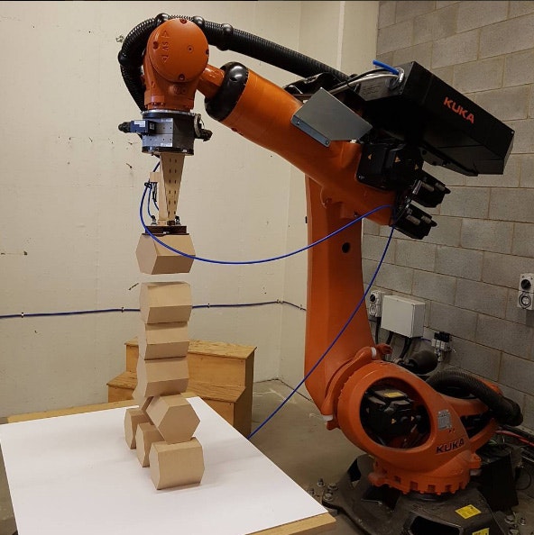 picknplace2 - Performing automated pick and place with parametric software.