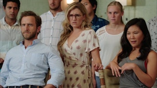 Wrecked, Season 2, Episode 7, Cruise-ifornication