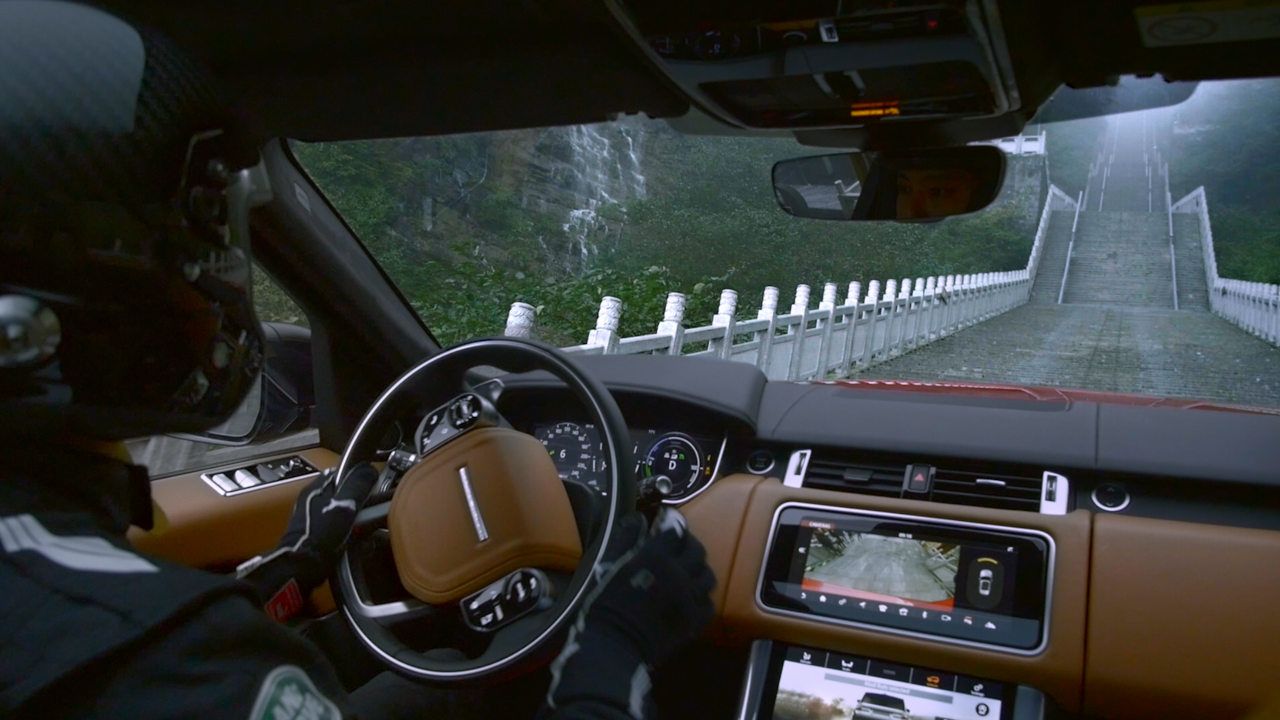 Range Rover Sport 'Dragon Challenge' - Carnage