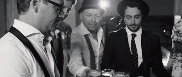 Guus Meeuwis still 4