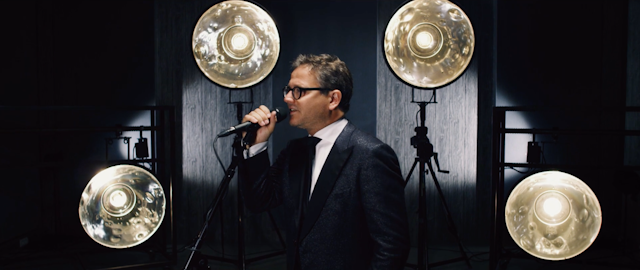 Guus Meeuwis still 2