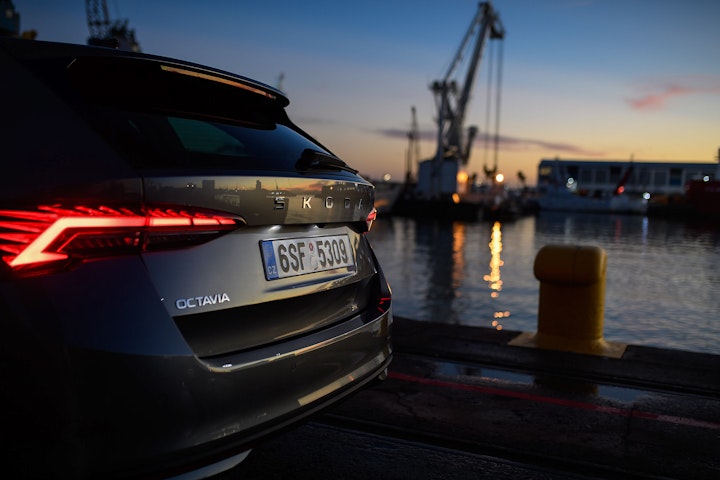 _LUX2338 -