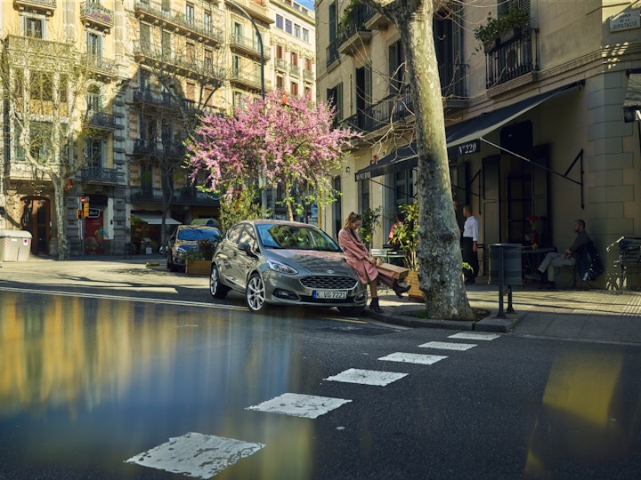 06_Ford_Fiesta_Vignale_Mont_Bar_BCN_305_v10_UK -