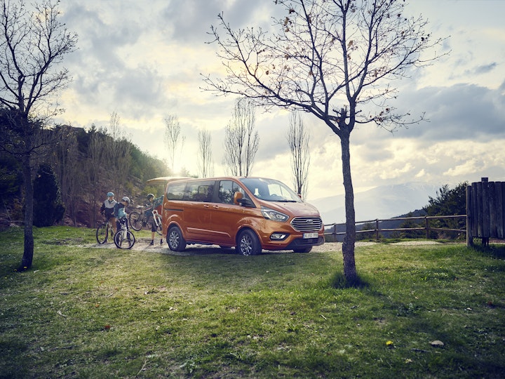Tourneo_Custom_Biker_hokkaido_orange_RGB_72dpi -