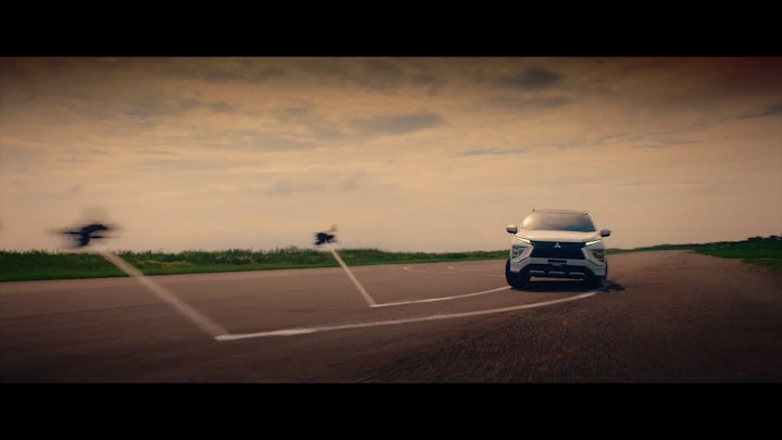 Mitsubishi Eclipse Cross PHEV - Twin drone