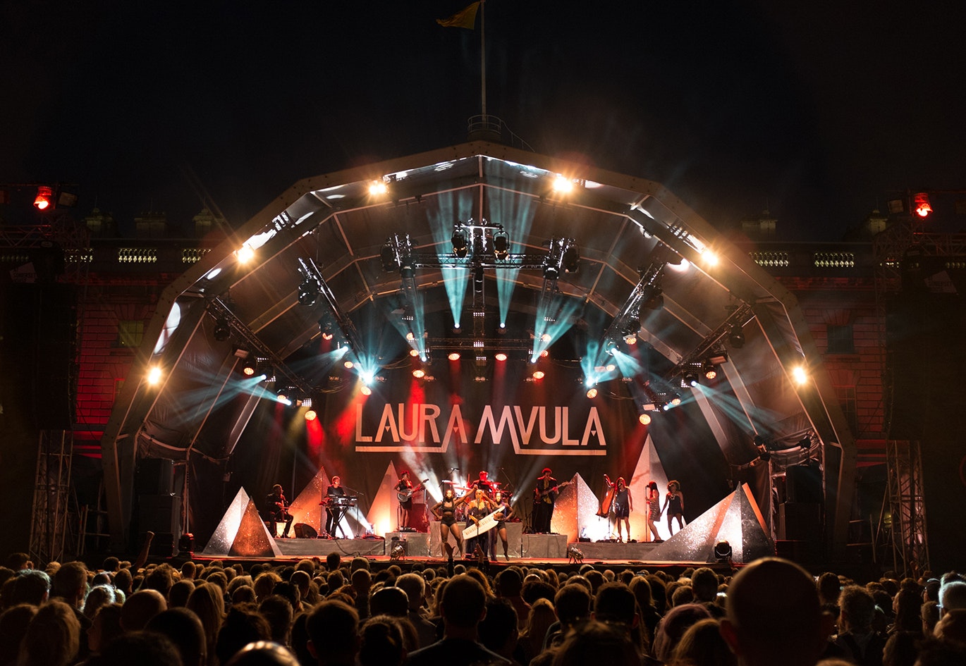 LAURA MVULA LIVE