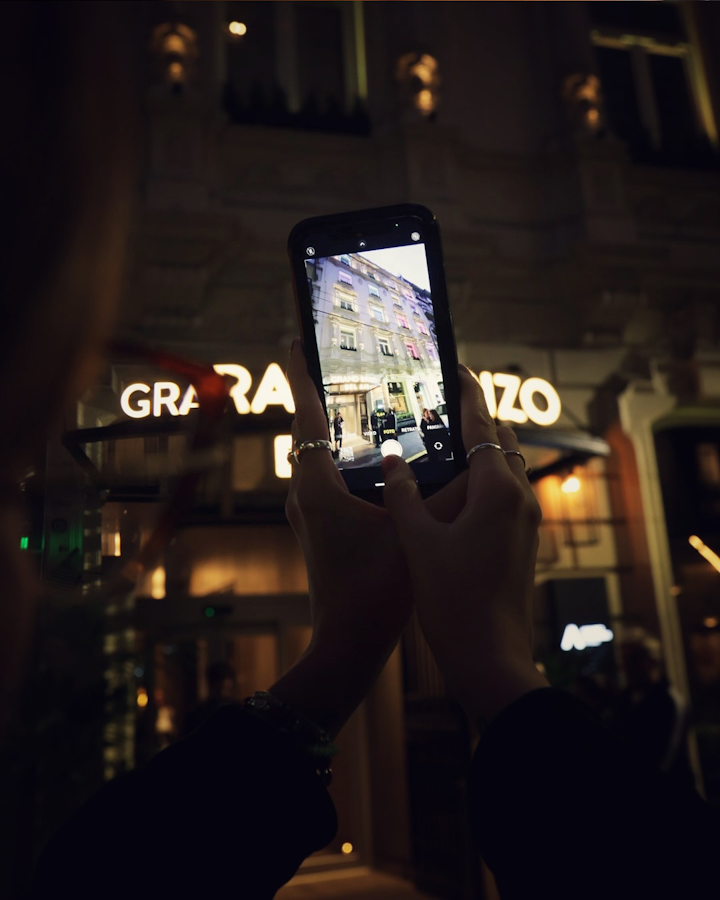 "Banquete" & "Blooming" Personal series / Art exhibition The Open Gallery