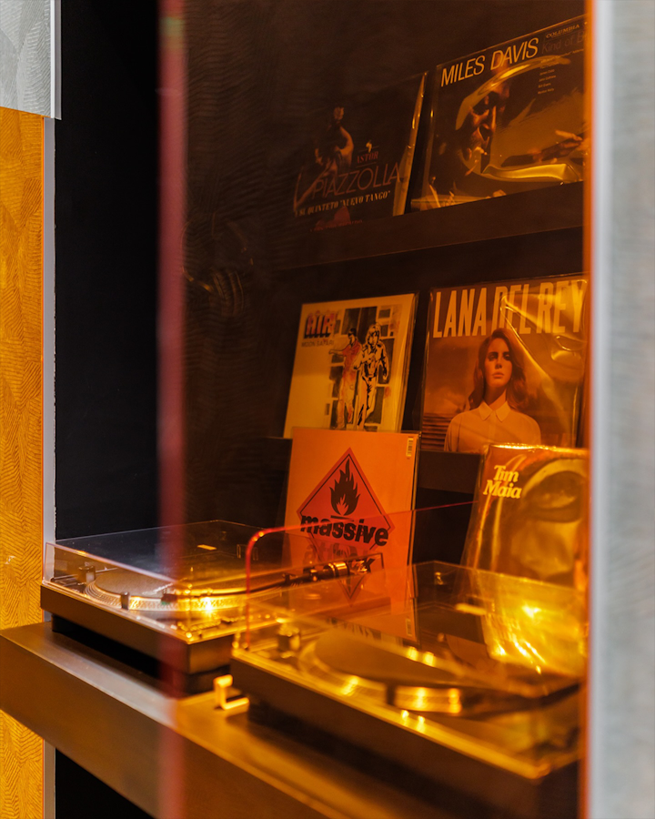 "Banquete" & "Blooming" Personal series / Art exhibition The Open Gallery